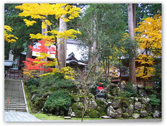 永平寺祠堂殿と報恩塔