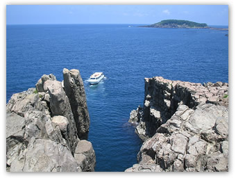 東尋坊断崖と雄島